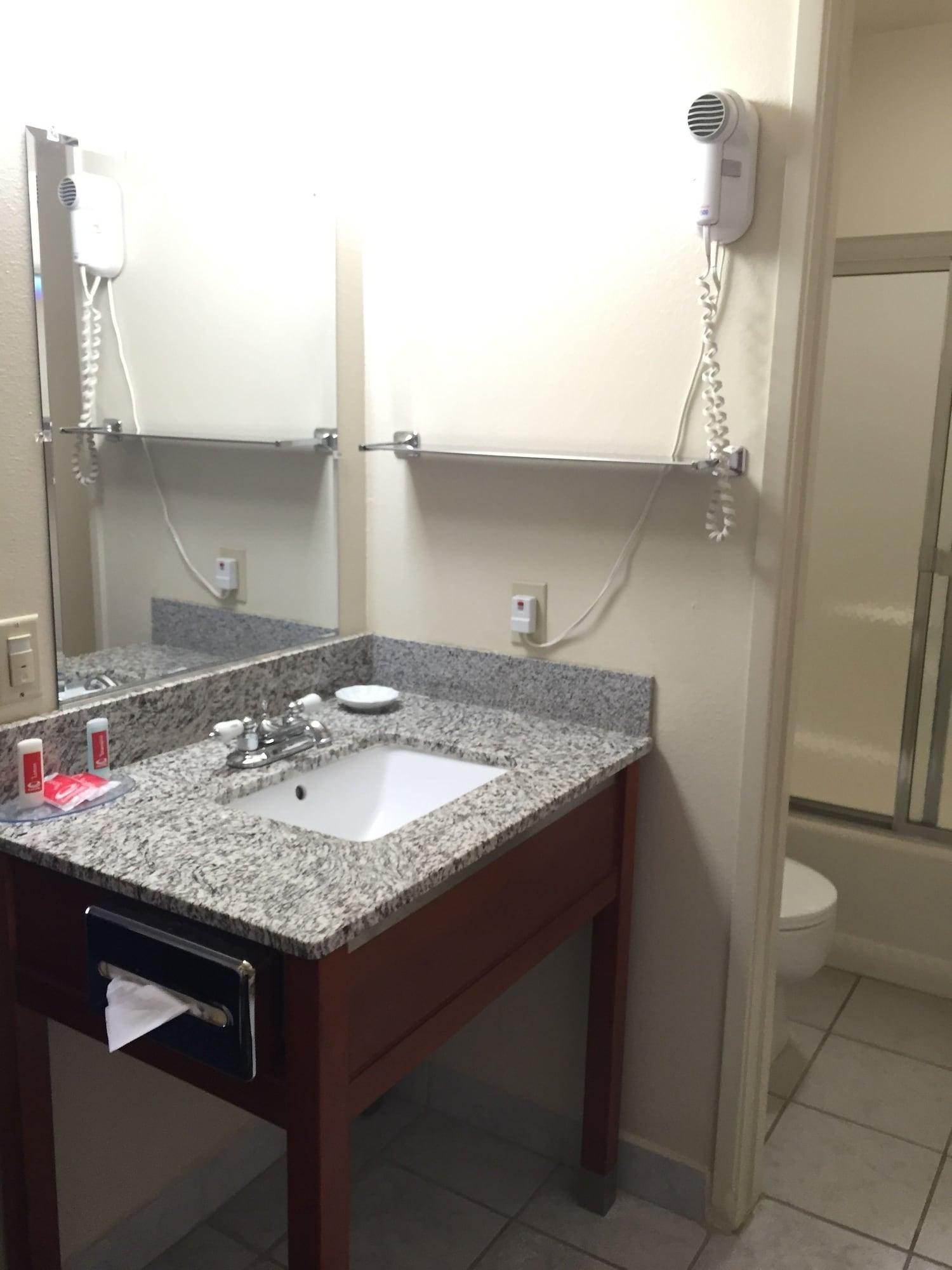 Days Inn By Wyndham Ridgecrest Near China Lake Naval Station Εξωτερικό φωτογραφία
