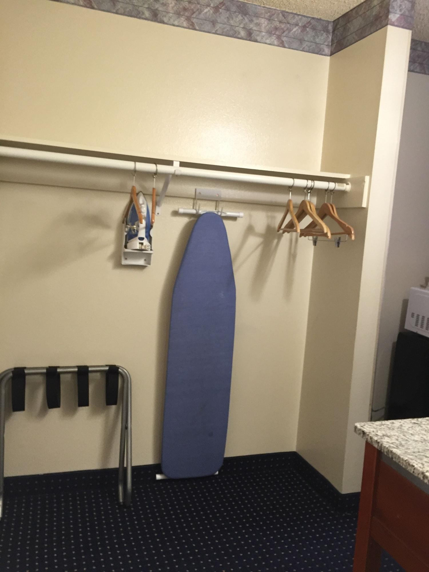 Days Inn By Wyndham Ridgecrest Near China Lake Naval Station Εξωτερικό φωτογραφία