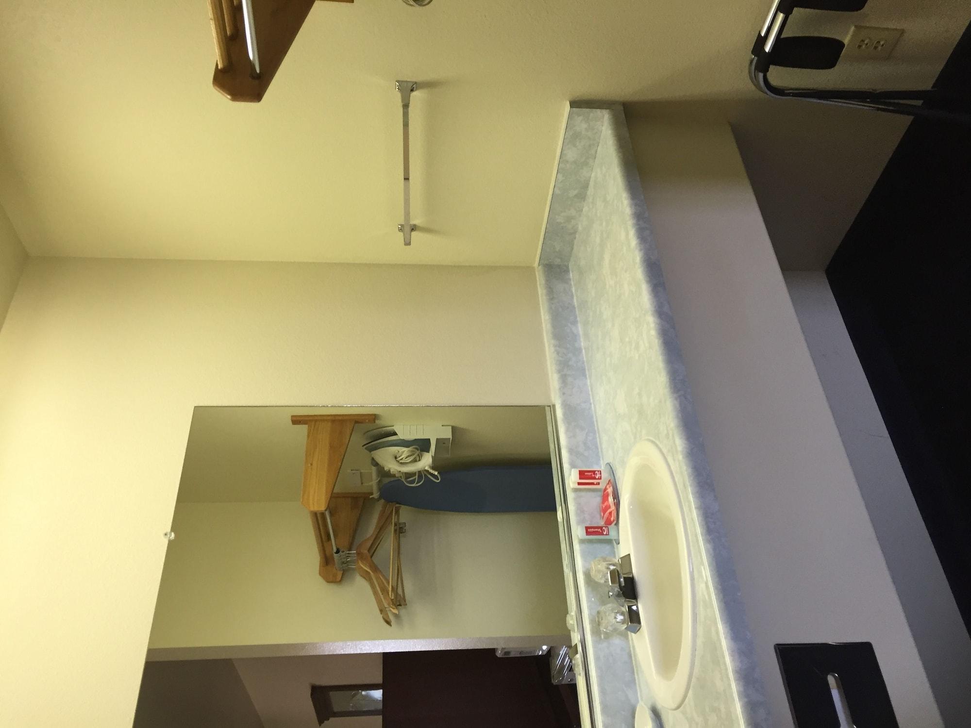 Days Inn By Wyndham Ridgecrest Near China Lake Naval Station Εξωτερικό φωτογραφία