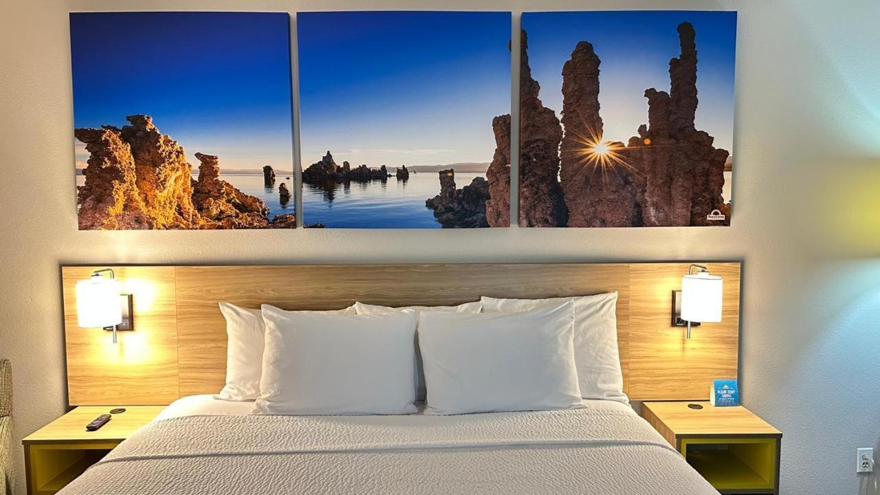 Days Inn By Wyndham Ridgecrest Near China Lake Naval Station Εξωτερικό φωτογραφία