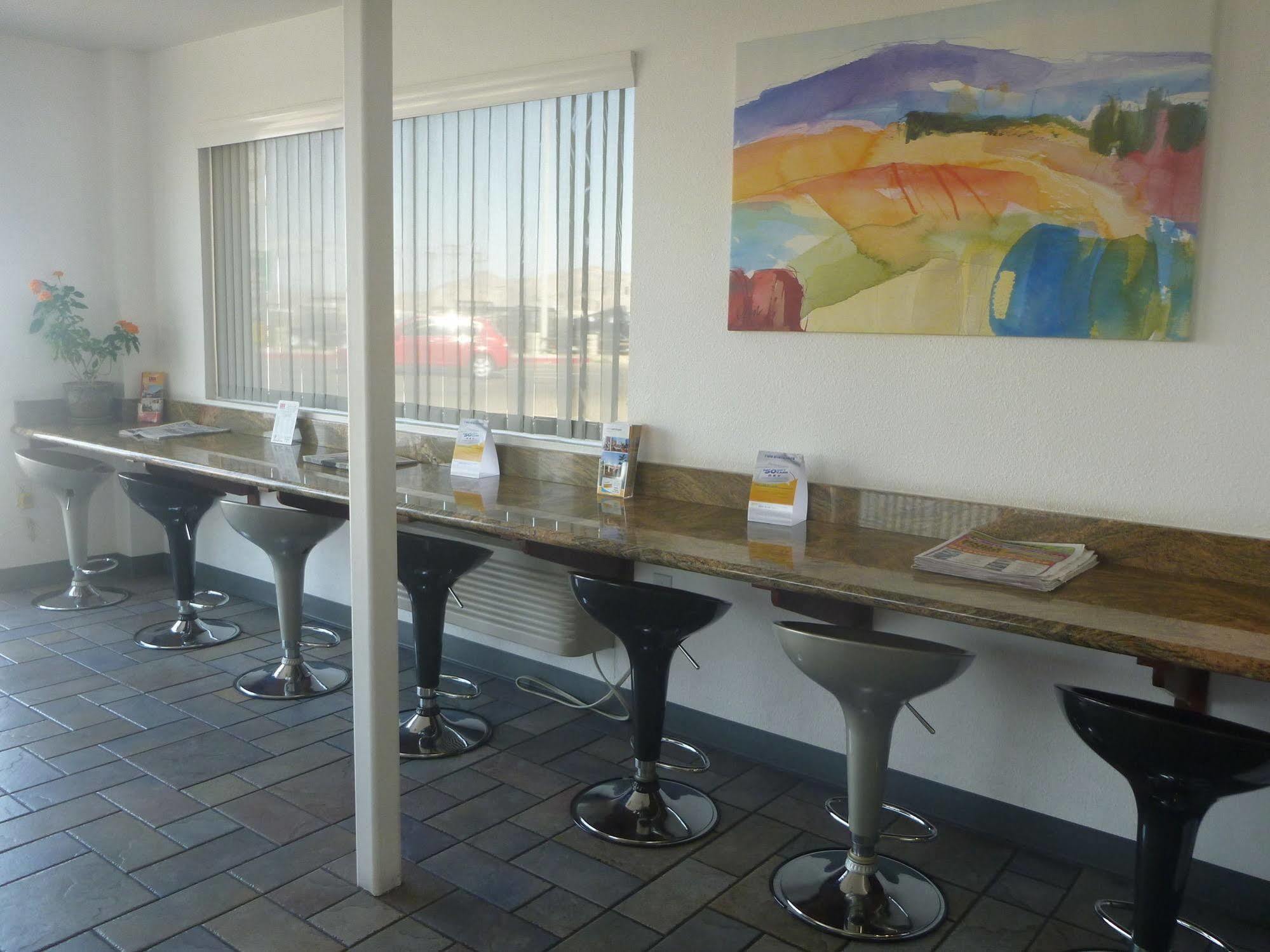 Days Inn By Wyndham Ridgecrest Near China Lake Naval Station Εξωτερικό φωτογραφία